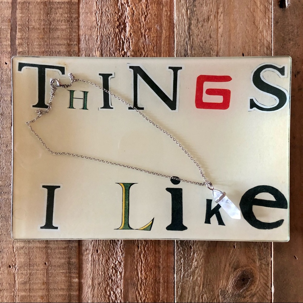 Hanging quartz silver necklace